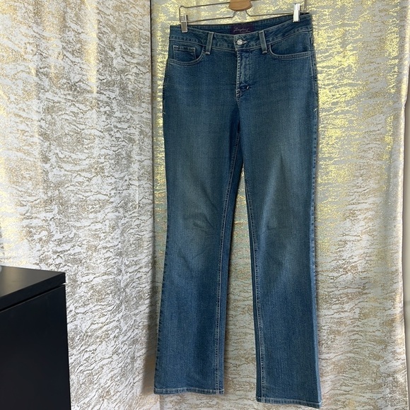 Nydj Blue Medium Wash High Rise Bootcut Jeans Comfort Stretch Denim Size 10 - Picture 2 of 15